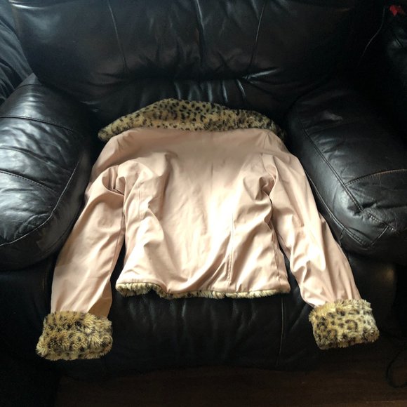 Charlotte Russe Reversible jacket, Leopard fur on one side and light pink - Picture 3 of 8